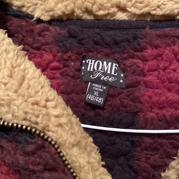 Like new very warm sweater/jacket pullover - Picture 2 of 2